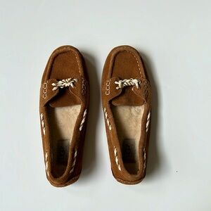 UGG MOCCASIN STYLE SLIPPERS!!  NEVER WORN!!